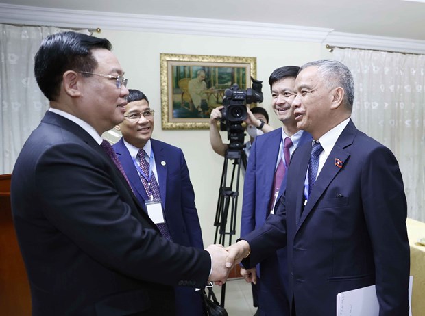 Businesses urged to help make breakthroughs in Vietnam - Laos economic ties